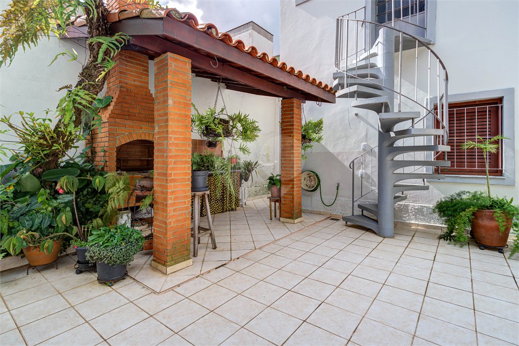 Casa à venda com 3 quartos, sendo 1 suíte, em Alto da Boa Vista, São Paulo, SP