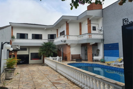 Casa à venda com 4 quartos, sendo 2 suítes,  em Mogi Moderno, Mogi das Cruzes, SP