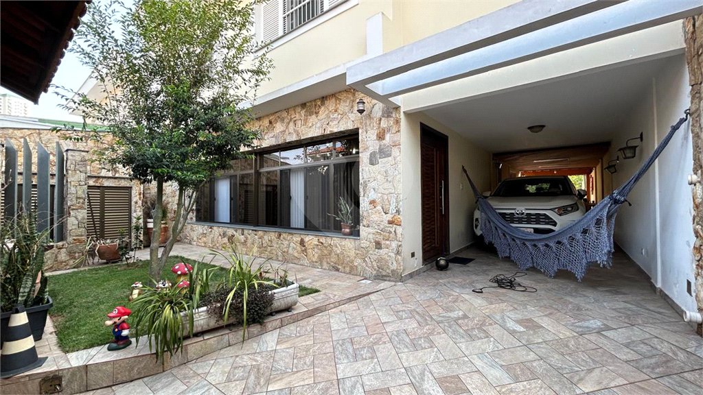 Casa à venda com 3 quartos, sendo 1 suíte, no condomínio Marcia Miyashiro, São Paulo - SP