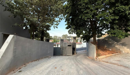 Casa à venda com 3 suítes no condomínio Residencial Floresta, São Paulo - SP