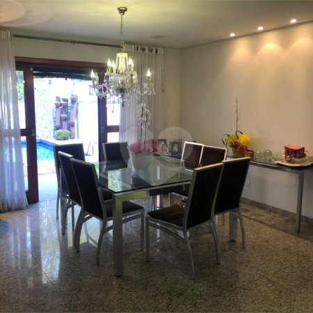 Casa à venda com 3 quartos, sendo 2 suítes,  no condomínio Aruã, Mogi das Cruzes - SP