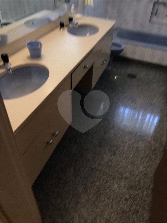 Sobrado à venda com 5 quartos, sendo 1 suíte, em Jardim São Bento, São Paulo, SP