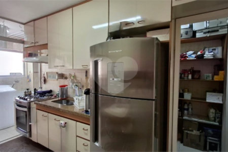 Apartamento à venda com 3 quartos, sendo 1 suíte,  em Indianópolis, São Paulo, SP