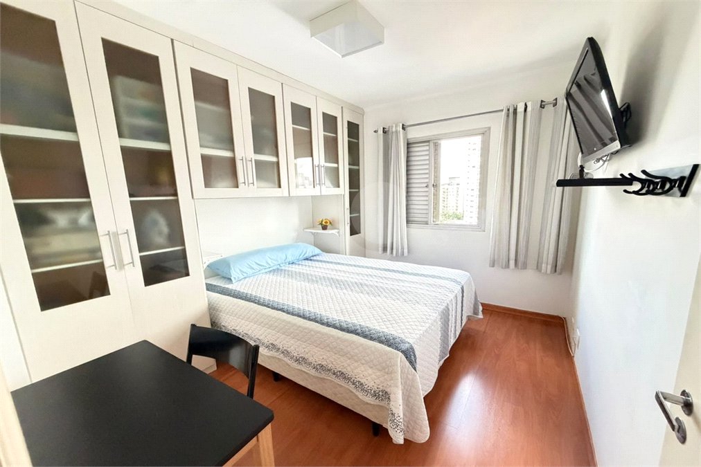 Apartamento à venda com 3 quartos, sendo 1 suíte, em Vila Paulista, São Paulo, SP