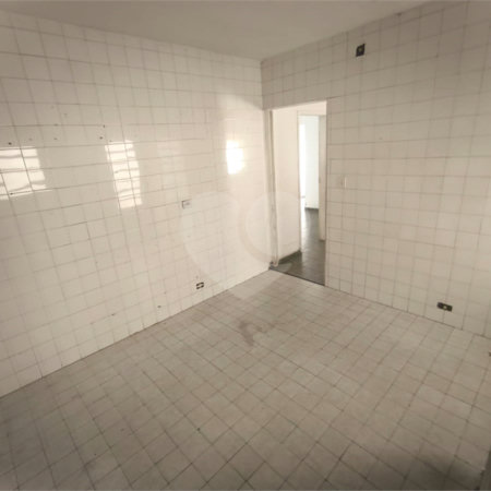 Casa à venda ou para alugar com 5 quartos, sendo 1 suíte,  em Parque Independência, São Paulo, SP