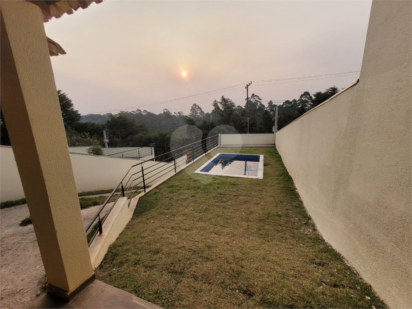 Casa à venda com 3 quartos, sendo 1 suíte,  no condomínio Vale dos Gansos, Mairiporã - SP