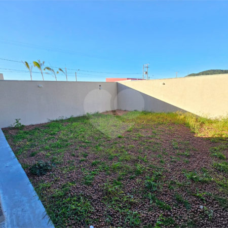 Apartamento para alugar com 2 quartos, sendo 1 suíte, em Nova São Pedro, São Pedro da Aldeia, RJ