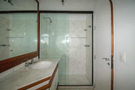 Apartamento à venda com 4 suítes em Jardim Marajoara, São Paulo, SP