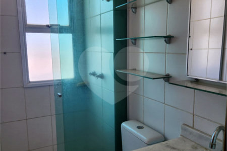 Apartamento à venda com 3 quartos, sendo 1 suíte, em Jardim dos Manacás, Araraquara, SP