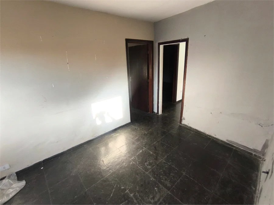 Casa à venda com 3 quartos em Jardim das Esmeraldas, São Paulo, SP