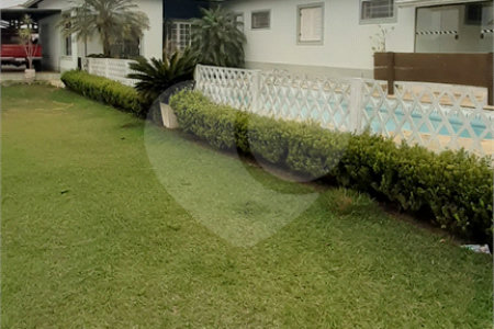 Casa à venda com 5 quartos, sendo 1 suíte, no Centro, Bom Jesus dos Perdões, SP