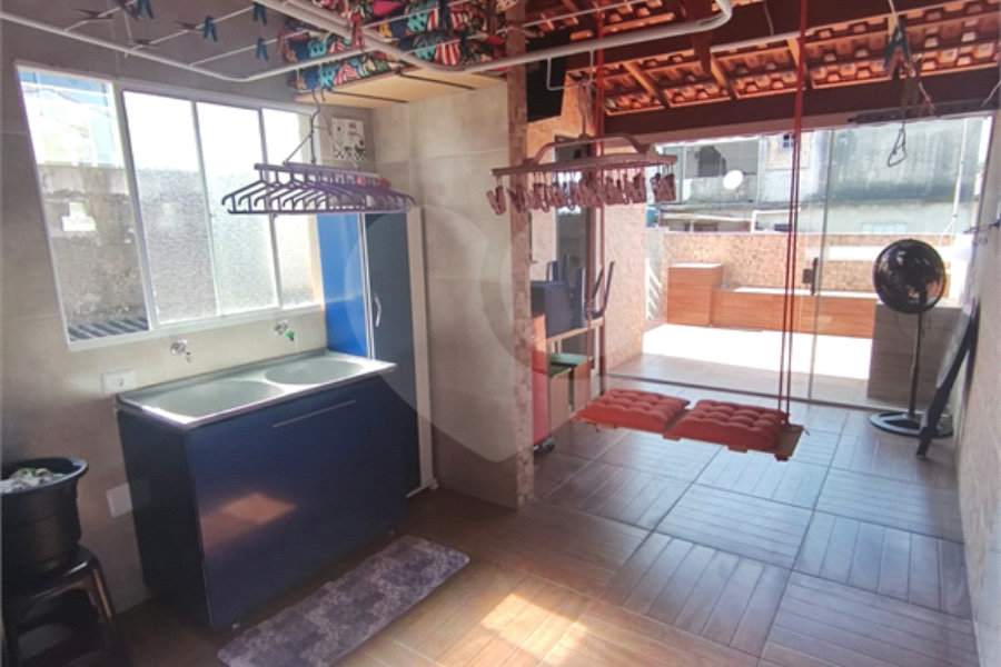 Sobrado à venda com 2 quartos, sendo 1 suíte, em Parque Novo Oratório, Santo André, SP