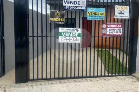 Casa Térrea à venda com 2 suítes em Jardim Santo Antônio, Atibaia, SP