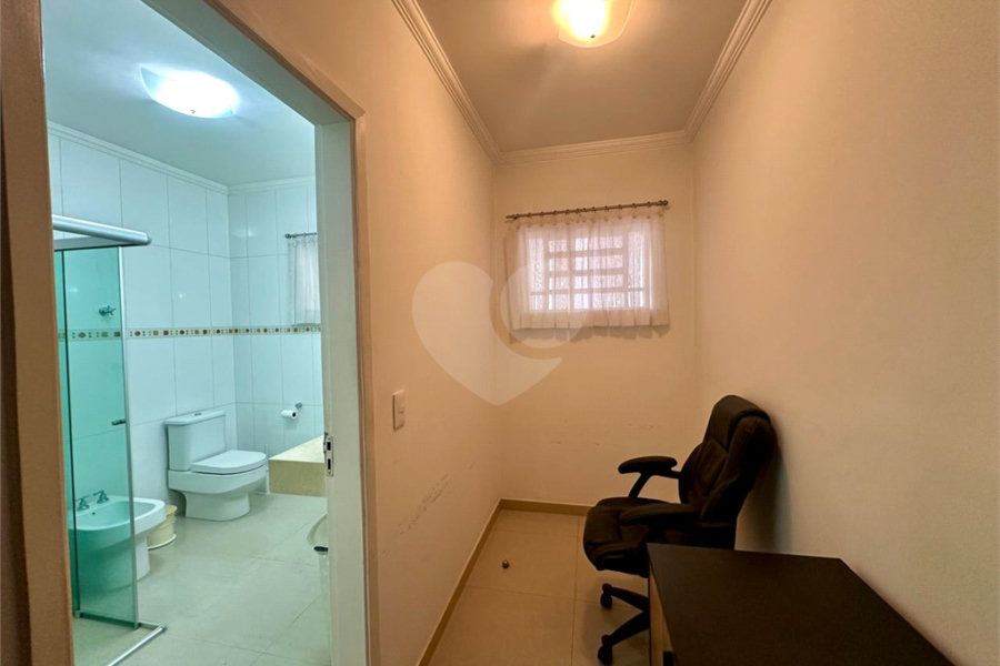 Sobrado à venda com 4 quartos, sendo 1 suíte, em Parque Novo Mundo, São Paulo, SP