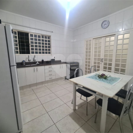 Sala à venda com 2 quartos, sendo 1 suíte,  no Centro, Itapetininga, SP