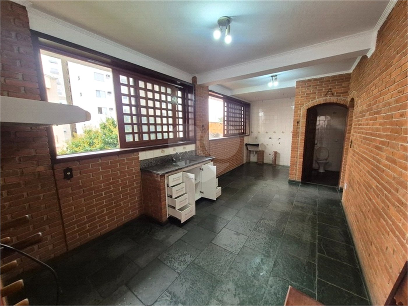 Casa à venda com 3 suítes em Vila Jardini, Sorocaba, SP