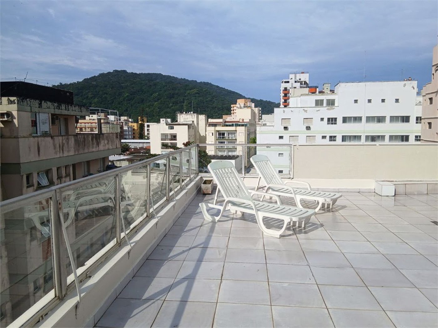 Cobertura com 3 dormitórios à venda, 112 m² por R$ 435.000,00 - Loteamento João Batista Julião - Guarujá/SP