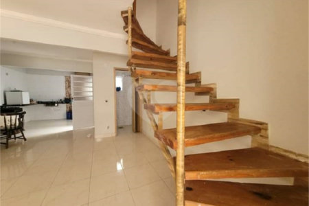 Sobrado à venda com 2 quartos no Centro, Pinhalzinho, SP