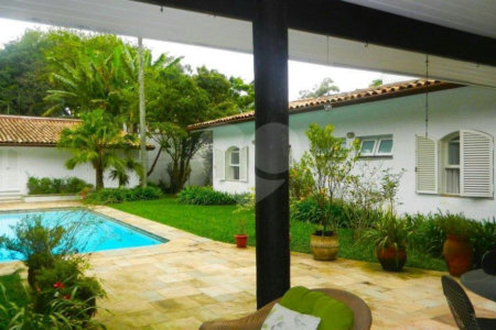 Casa Térrea à venda com 4 suítes em Alto da Boa Vista, São Paulo, SP
