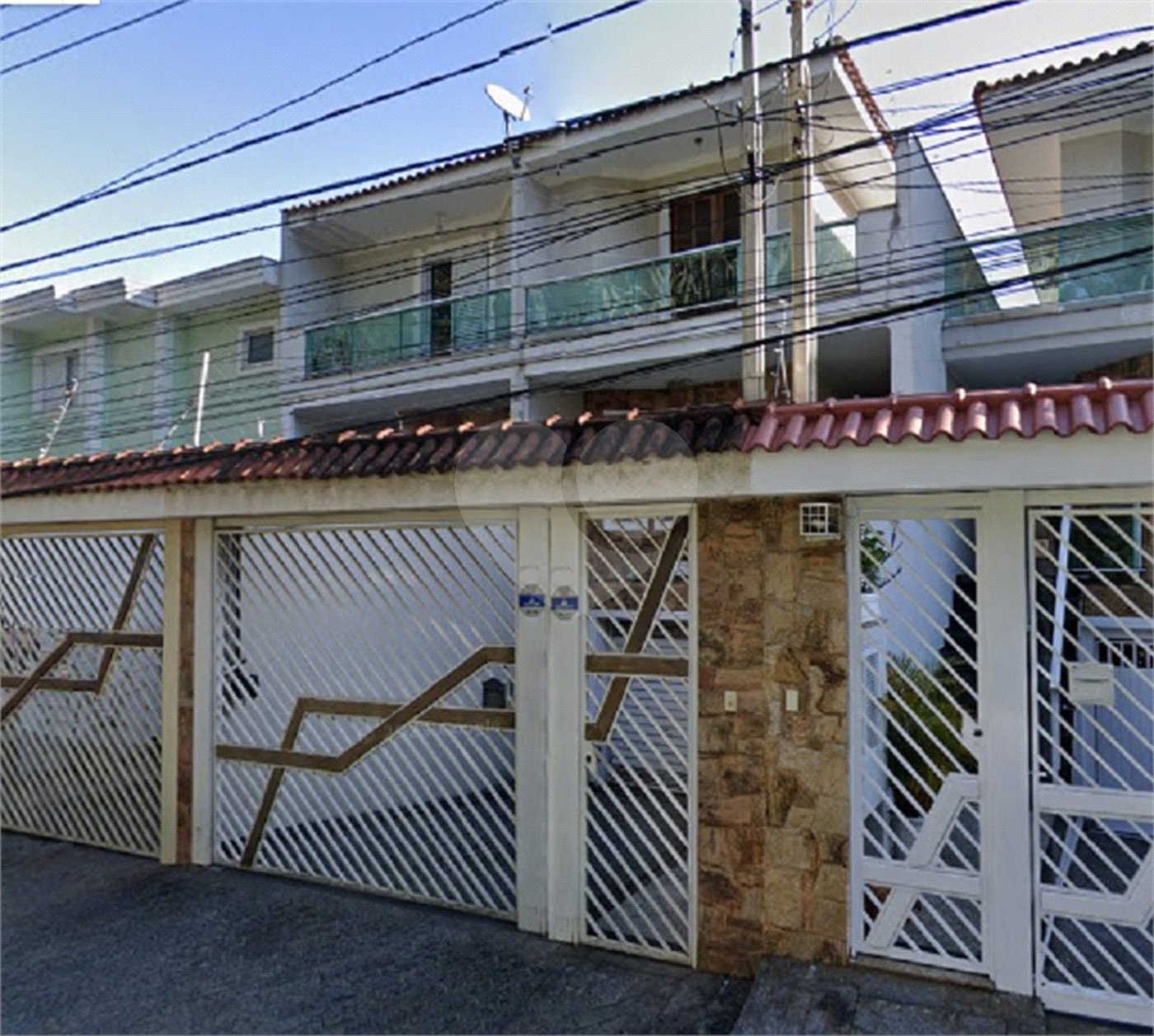 Sobrado à venda com 4 quartos, sendo 3 suítes, em Vila Irmãos Arnoni, São Paulo, SP