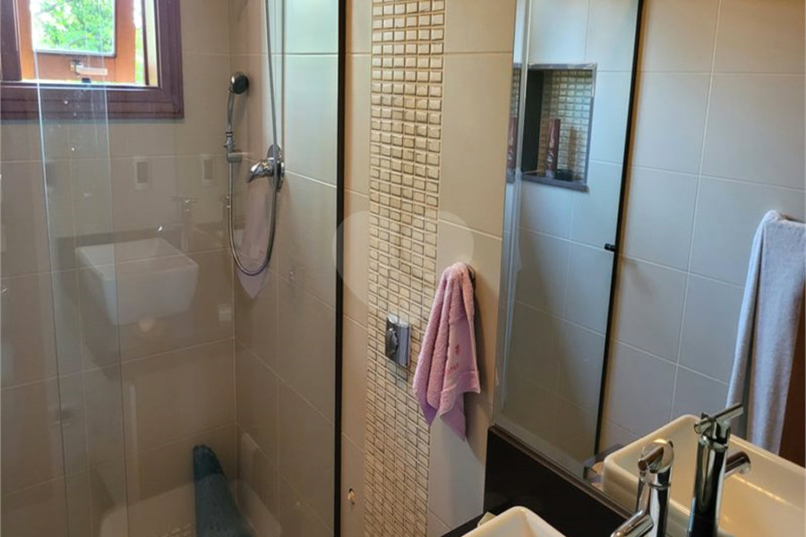 Casa à venda com 4 quartos, sendo 2 suítes, no condomínio Alpes da Cantareira, Mairiporã - SP