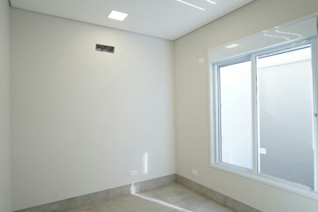 Casa à venda com 4 quartos, sendo 1 suíte, em Parque Residencial Mart Ville, Presidente Prudente, SP