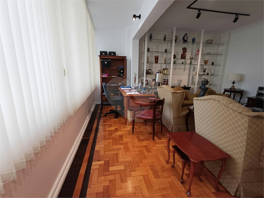 Apartamento à venda com 3 quartos, sendo 1 suíte, em Copacabana, Rio de Janeiro, RJ