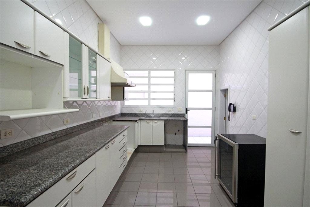 Casa à venda ou para alugar com 4 suítes em Jardim Panorama, São Paulo, SP