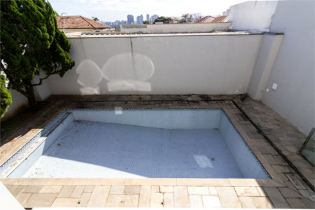 Sobrado à venda com 6 quartos, sendo 4 suítes, em Alto da Lapa, São Paulo, SP