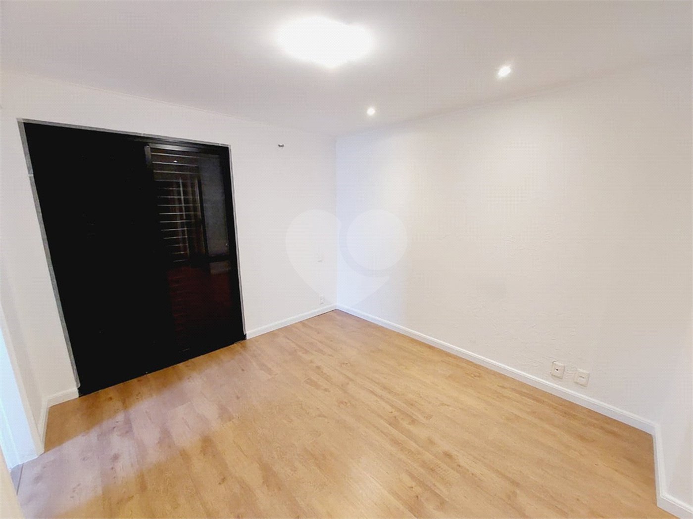Apartamento à venda com 4 quartos, sendo 2 suítes,  em Alto da Lapa, São Paulo, SP