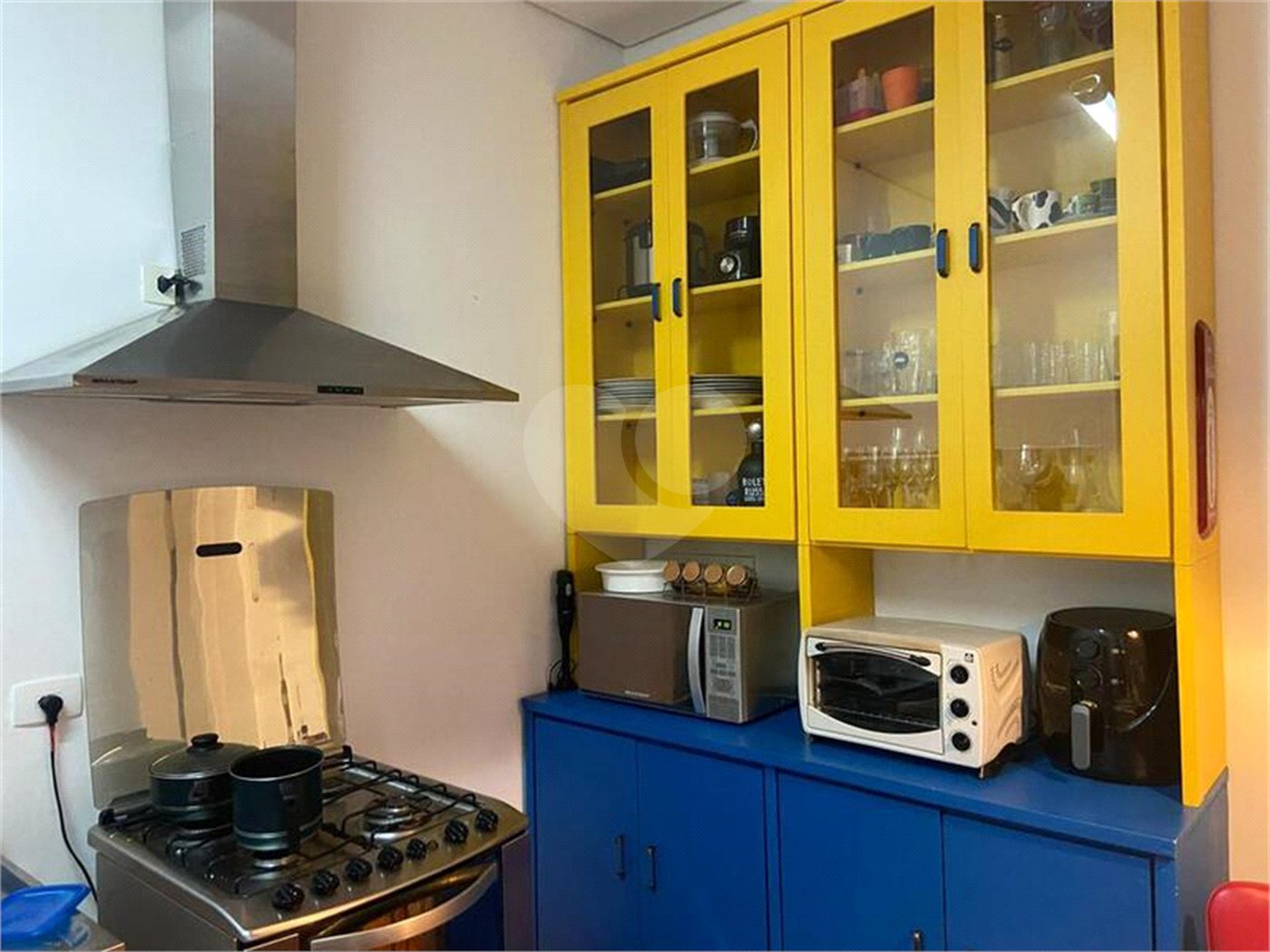 Casa de Vila à venda com 3 quartos, sendo 1 suíte,  em Cidade São Francisco, São Paulo, SP