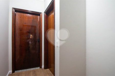 Sobrado à venda com 4 quartos, sendo 1 suíte, em Jardim Peri Peri, São Paulo, SP