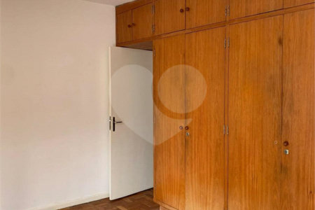 Sobrado à venda com 3 quartos em Vila Progredior, São Paulo, SP