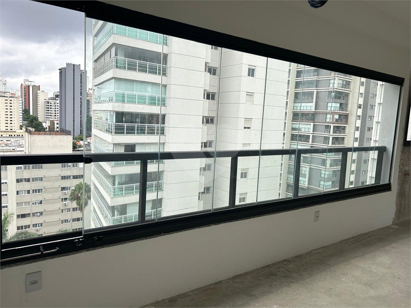 Apartamento à venda com 2 suítes em Cerqueira César, São Paulo, SP