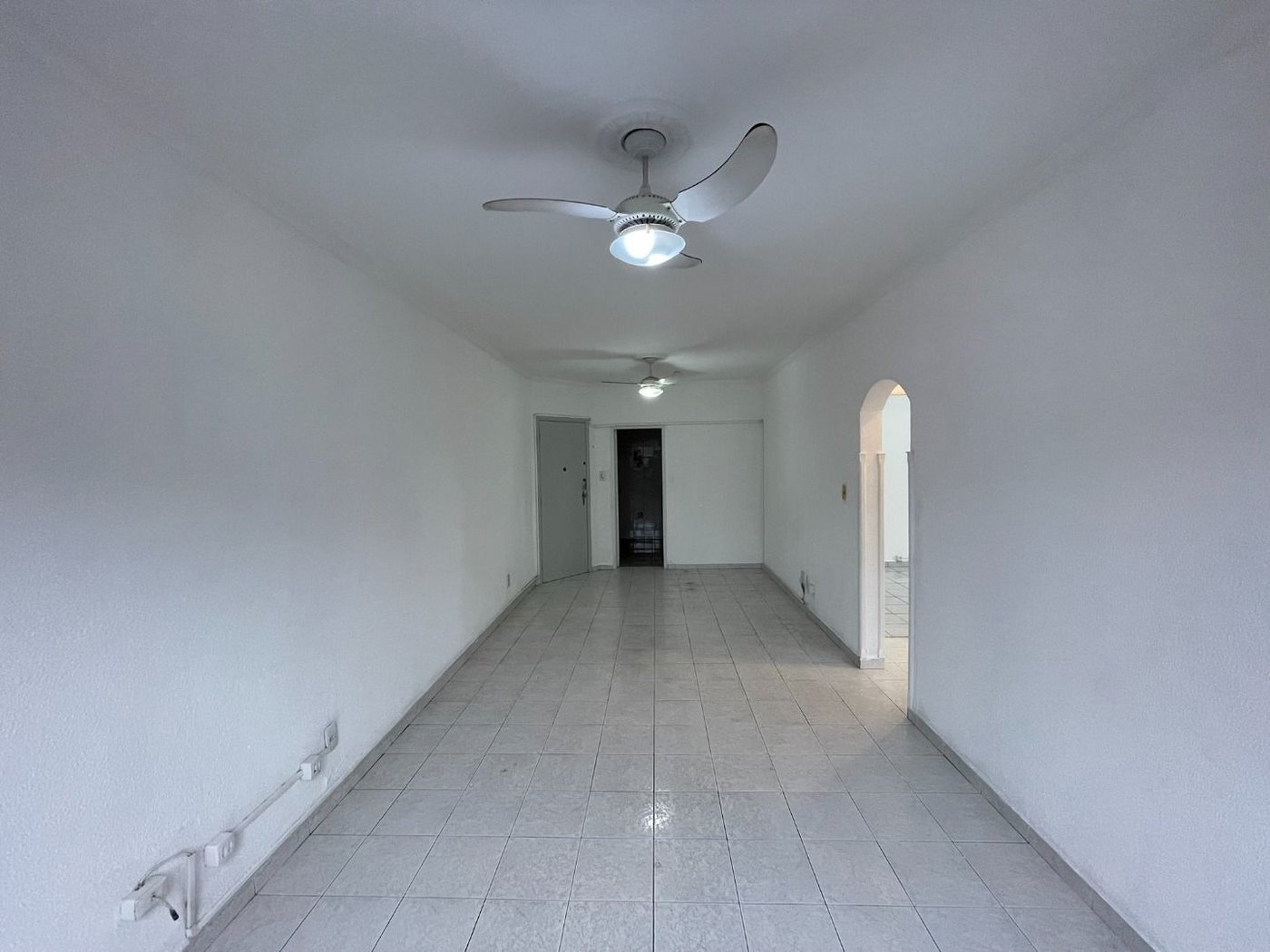 Apartamento 2 dormitórios + dependência, 1 vaga demarcada, no Campo Grande, Santos