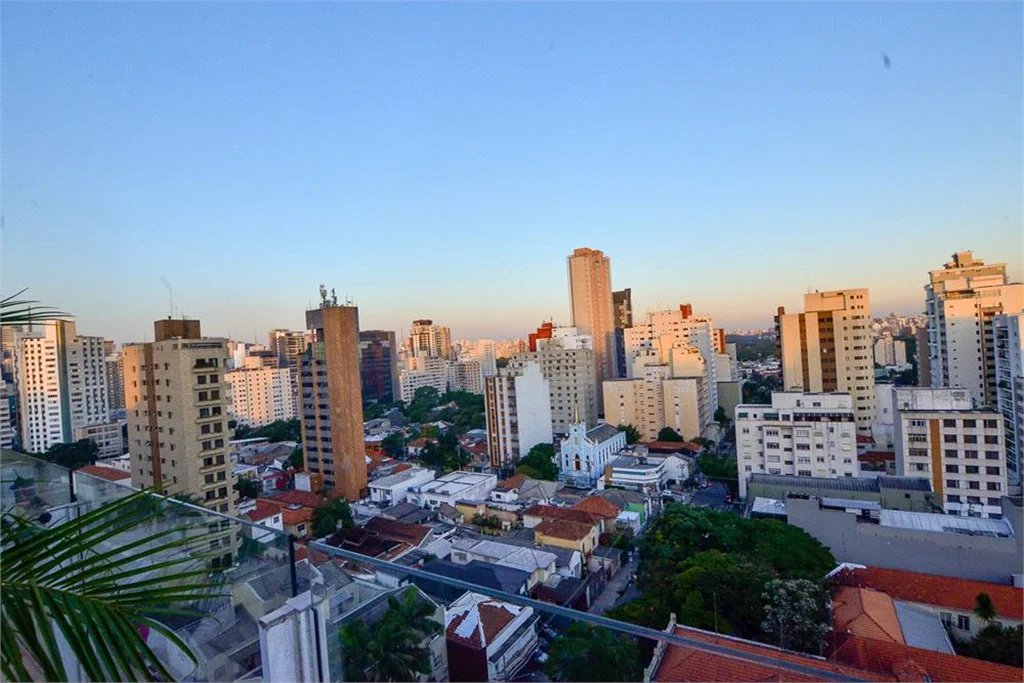 Cobertura à venda com 3 quartos, sendo 1 suíte, em Pinheiros, São Paulo, SP