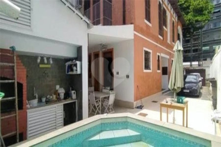 Casa à venda com 5 quartos, sendo 1 suíte,  em Tijuca, Rio de Janeiro, RJ