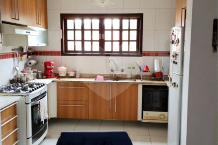 Sobrado à venda com 4 quartos, sendo 1 suíte, em Jardim Monte Kemel, São Paulo, SP