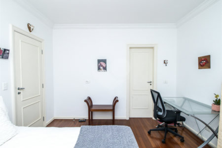 Casa à venda com 5 quartos, sendo 4 suítes, no condomínio Bounganville, São Paulo - SP