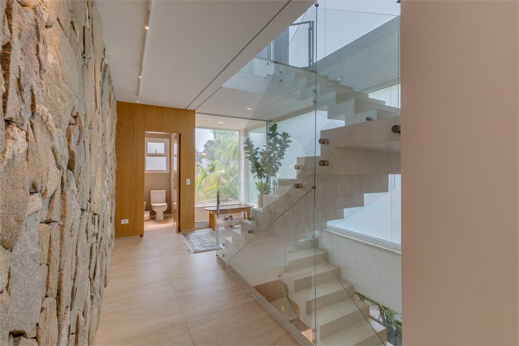 Casa à venda com 3 suítes no condomínio Residencial Canumã, São Paulo - SP