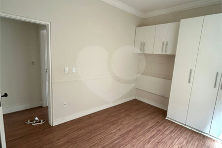 Casa à venda com 4 quartos, sendo 1 suíte, no condomínio Raizes, Paulínia - SP