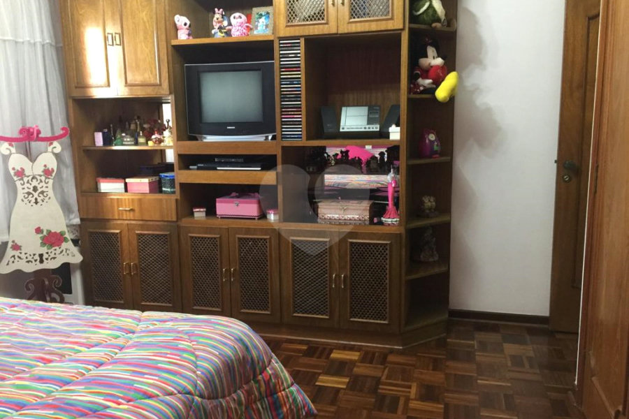 Sobrado à venda ou para alugar com 3 quartos, sendo 1 suíte, em Anália Franco, São Paulo, SP