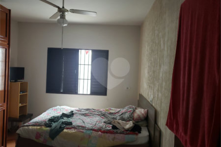 Sobrado à venda com 3 quartos, sendo 1 suíte, em Vila Guaca, São Paulo, SP