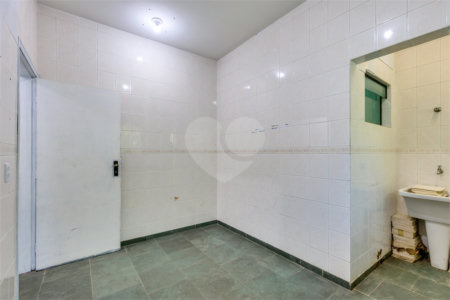 Sobrado à venda ou para alugar com 4 quartos em Jardim Petrópolis, São Paulo, SP