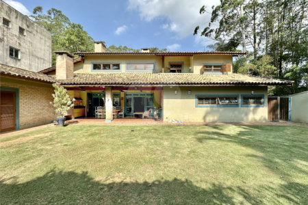Casa à venda com 4 suítes no condomínio Parque das Artes, Embu das Artes - SP