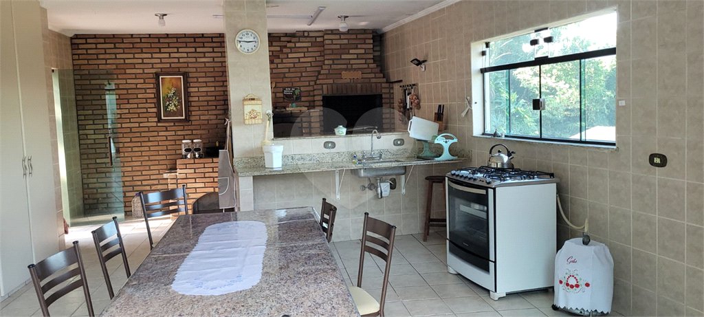 Casa à venda com 5 quartos, sendo 2 suítes, no condomínio Alpes da Cantareira, Mairiporã - SP