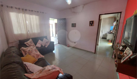 Sobrado à venda com 4 quartos em Vila Clarice, São Paulo, SP