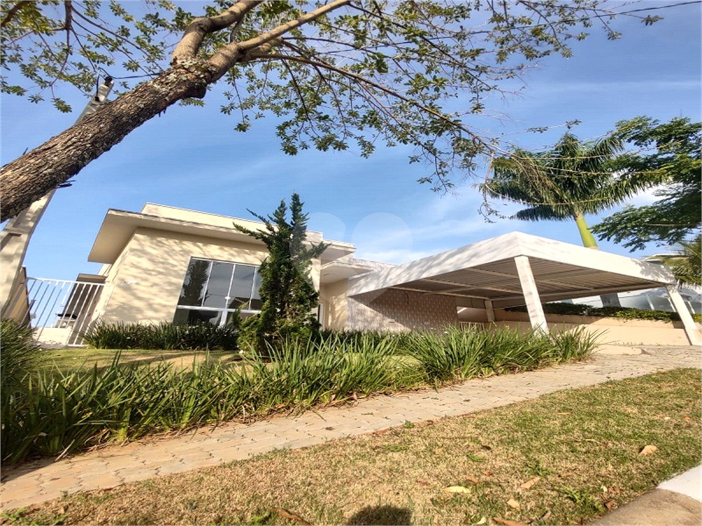Casa à venda com 3 quartos, sendo 1 suíte,  no condomínio Atibaia Park 1, Atibaia - SP