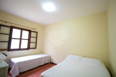 Casa à venda ou para alugar com 5 quartos, sendo 2 suítes, no condomínio Restinga Verde, São Roque - SP