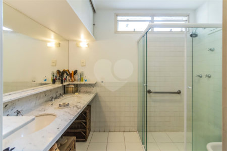 Apartamento à venda com 3 quartos, sendo 1 suíte, em Itaim Bibi, São Paulo, SP